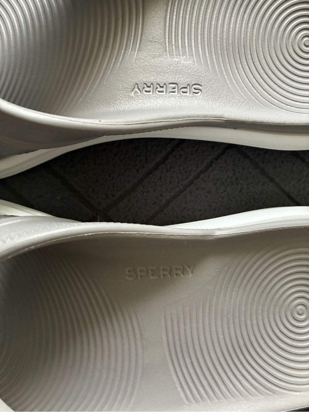 Sperry Women’s Gray Foam Flip Sandals - Picture 5 of 5